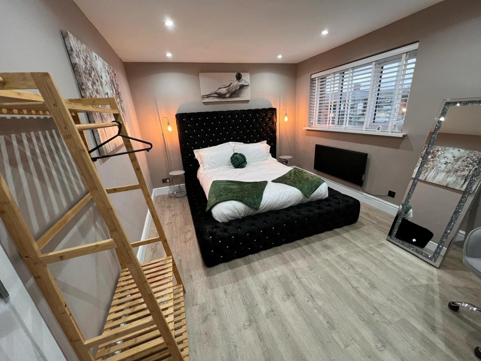 Premier Inn Comfort Mattresses - Sleeps 6 Middleton  Exterior foto